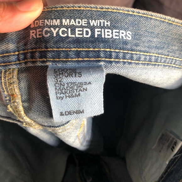 H&M short loose shorts - Picture 3 of 3